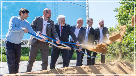Minister Willingmann bei Baustart für Elektrolyseur in Osterweddingen