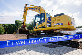 Einweihung der fertiggestellten Hochwasserschutzanlage am Gimritzer Damm in Halle (Saale)