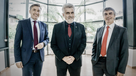 Die neue Hausleitung des Ministeriums für Wissenschaft, Energie, Klimaschutz und Umwelt (kurz: MWU): Minister Prof. Dr. Armin Willingmann (Mitte), Staatssekretär Thomas Wünsch (li) und Staatssekretär Dr. Steffen Eichner (re)