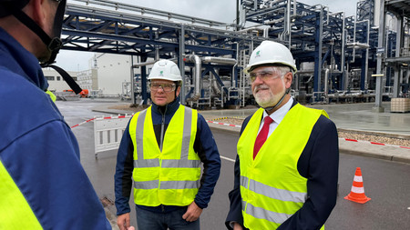Schneider und Willingmann besuchen Bioraffinerie von UPM in Leuna