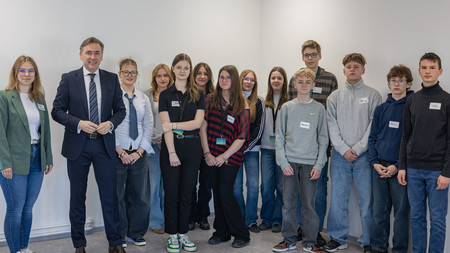 Staatssekretär Wünsch begrüßt 12 Jugendliche zum „Girls Day / Boys Day“