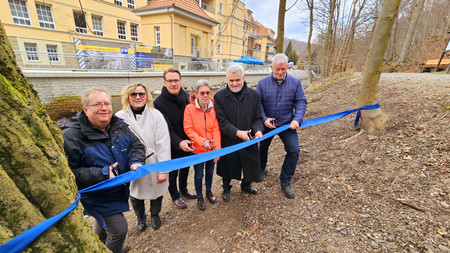 Umweltminister Willingmann weiht neu errichtetes Wehr und sanierte Uferstützwand in Wernigerode ein