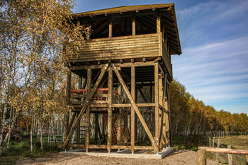 Beobachtungsturm im Naturschutzgebiet Elsholzwiesen