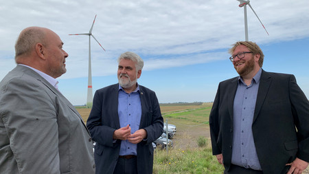 Minister Willingmann zu Besuch bei Windpark Borne