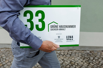 Grüne Hausnummer