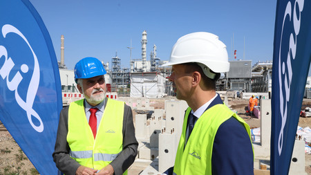 Willingmann überreicht Förderbescheid über rund 4,3 Millionen Euro für zusätzliche Elektrolyse-Anlage von Linde in Leuna