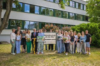 Minister Willingmann ehrt Pareyer Schüler als Sieger im landesweiten Wettbewerb zu Hochwassermarken