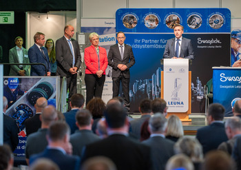 Staatssekretär Thomas Wünsch bei der Eröffnungs des Leuna-Dialogs 2022
