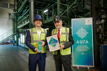 Umweltminister Prof. Dr. Armin Willingmann  (r.) und Geschäftsführer Dr. Filipe Costa