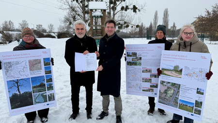Minister Willingmann überreicht Klima-III-Förderbescheide in Dessau-Roßlau