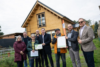 Familie Radke hat ihr Wohngebäude überwiegend mit nachwachsenden Baustoffen – vorrangig Holz - errichtet.