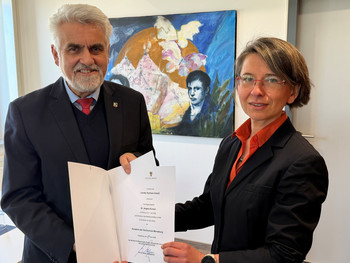 Wissenschaftsminister Willingmann ernennt neue Kanzlerin der Hochschule Merseburg
