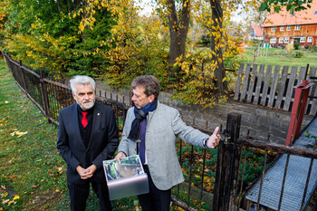 Umweltminister Willingmann unterwegs mit Ilsenburgs Bürgermeister Denis Loeffke
