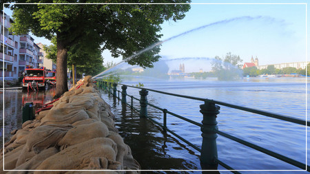 Elbufer Magdeburg mit Hochwasserüberflutung