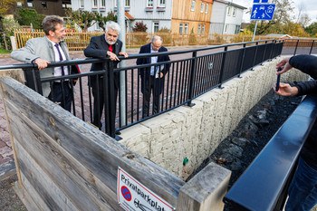 Besichtigung der Hochwasserschutzmauer