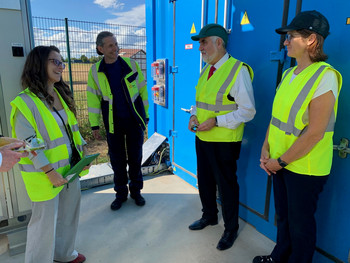Willingmann besucht Stromspeicherprojekt der Hasseröder Brauerei in Wernigerode