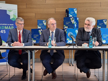 Pressekonferenz zur Übergabe eines Fördermittelbescheides an die EVH GmbH in Halle (Saale)