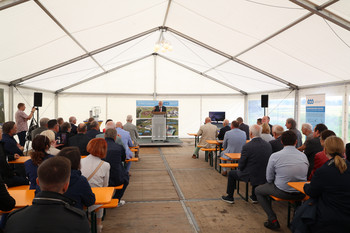 Umweltminister Willingmann weiht Pumpwerk Satuelle ein